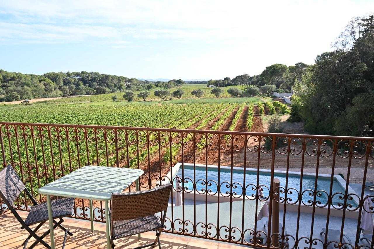 Sous Les Pins Gites Et Chambres D'Hotes La Londe-les-Maures Exterior foto