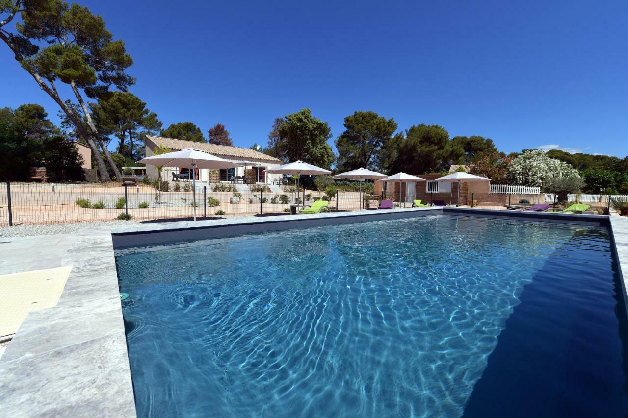 Sous Les Pins Gites Et Chambres D'Hotes La Londe-les-Maures Exterior foto